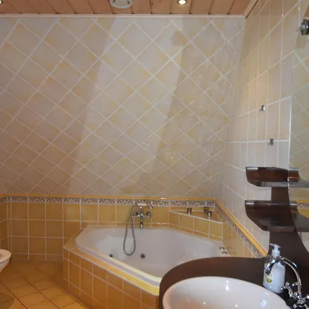 Spacious Holiday Close To The Sea * Burgerbrug