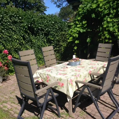 Spacious Holiday Close To The Sea Burgerbrug